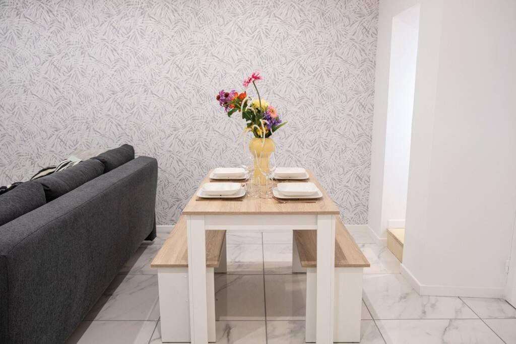 Appartement Renove - Wifi - Jardin - Centre De Niort Eksteriør billede