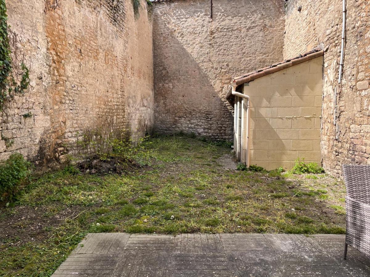 Appartement Renove - Wifi - Jardin - Centre De Niort Eksteriør billede